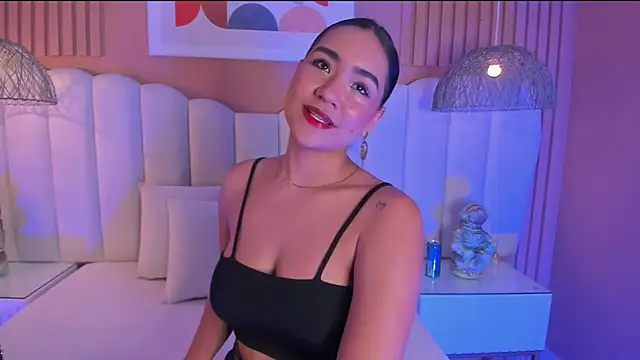 noa moon online show from December 19, 2:07 am