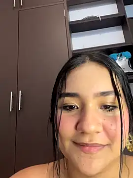 noa moon online show from December 21, 4:14 pm