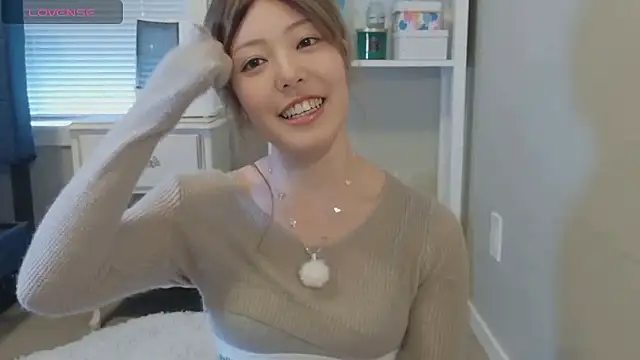 Nana with online show from February 7, 8:01 pm