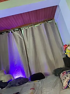 EVAH LEE  online show from March 4, 12:05 am