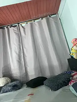 EVAH LEE  online show from March 5, 12:28 am