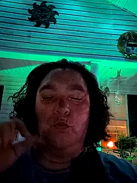 Snapshot of lil-gemini-hippy chatting on August 2, 5:28 am lil-gemini-hippy online show from August 2, 5:28 am