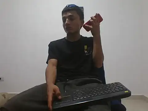 yissus 20  online show from November 25, 10:43 pm