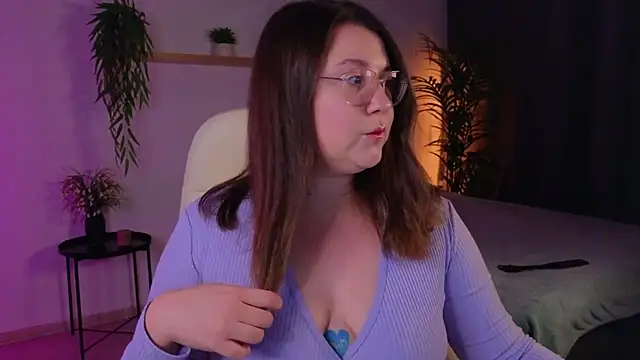 Snapshot of Edalyn_Af chatting on September 18, 9:06 pm Edalyn Af online show from September 18, 9:06 pm