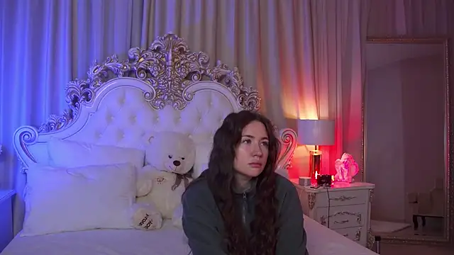 MeganStrain online show from February 11, 3:00 am