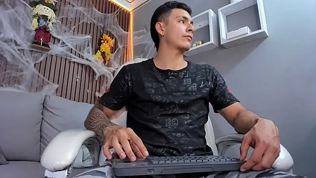 Leo santoro online show from October 28, 2:31 pm