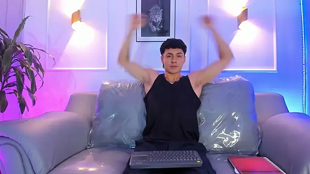 Leo santoro online show from March 19, 1:26 pm