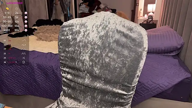 Snapshot of emily_is_here_ chatting on November 28, 4:37 am emily is here online show from November 28, 4:37 am