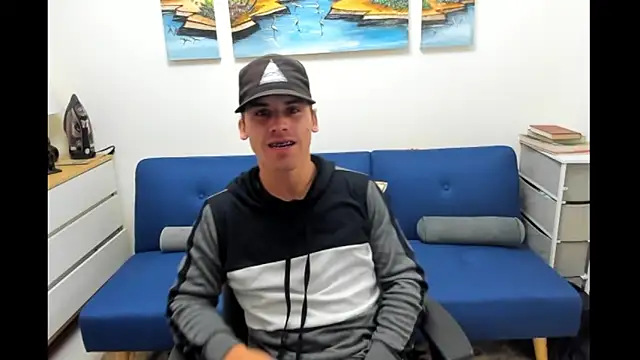 Snapshot of alex-golden chatting on September 17, 1:13 pm alex-golden online show from September 17, 1:13 pm