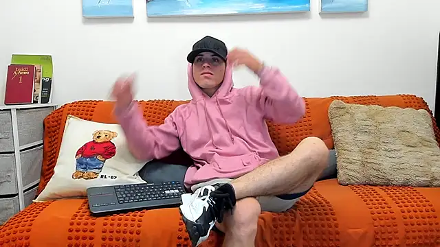 Snapshot of alex-golden chatting on September 20, 4:19 pm alex-golden online show from September 20, 4:19 pm