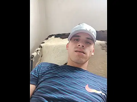 Snapshot of alex-golden chatting on December 3, 5:22 pm alex-golden online show from December 3, 5:22 pm