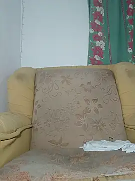 Snapshot of alex-golden chatting on December 4, 5:28 am alex-golden online show from December 4, 5:28 am