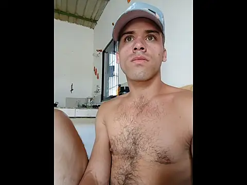 Snapshot of alex-golden chatting on January 7, 3:25 pm alex-golden online show from January 7, 3:25 pm