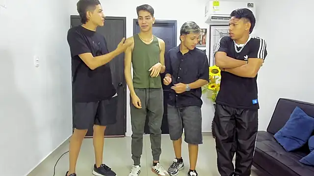 Bisexlifehot   online show from March 24, 11:21 pm