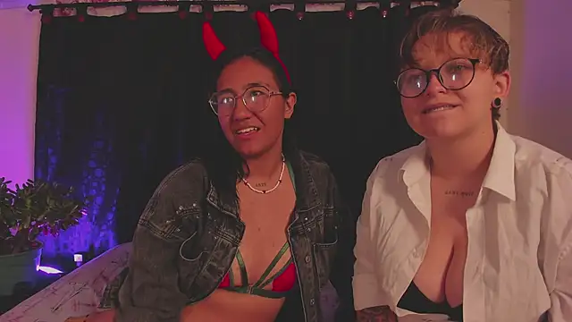 Snapshot of CrazyCakes_ chatting on September 16, 3:07 am CrazyCakes online show from September 16, 3:07 am