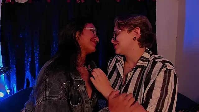 Snapshot of CrazyCakes_ chatting on October 9, 5:49 am CrazyCakes online show from October 9, 5:49 am