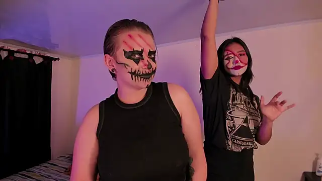 Snapshot of CrazyCakes_ chatting on October 31, 6:58 am CrazyCakes online show from October 31, 6:58 am