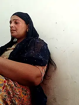 Snapshot of Chhaya_hot chatting on February 15, 8:46 am Chhaya hot online show from February 15, 8:46 am