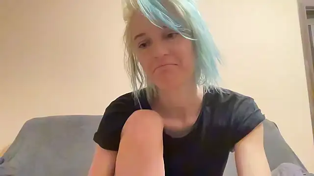 Lea Elfie online show from March 21, 6:00 pm