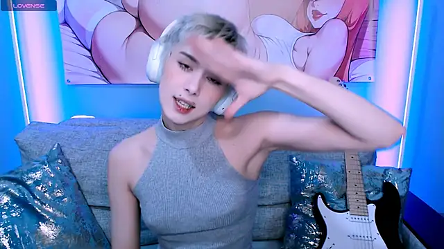 Snapshot of SophieAsh chatting on November 23, 3:01 pm SophieAsh online show from November 23, 3:01 pm