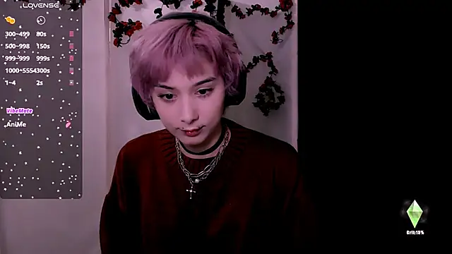 Snapshot of SophieAsh chatting on February 9, 10:58 pm SophieAsh online show from February 9, 10:58 pm