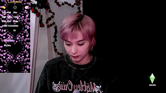 Snapshot of SophieAsh chatting on February 21, 9:49 pm SophieAsh online show from February 21, 9:49 pm