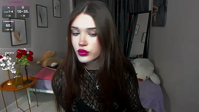 MollyBaby online show from April 12, 2:00 pm