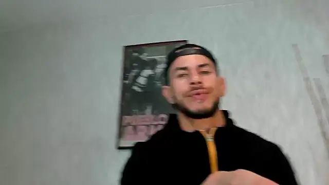 Snapshot of dylan_jacobx chatting on March 11, 3:01 am dylan jacobx online show from March 11, 3:01 am