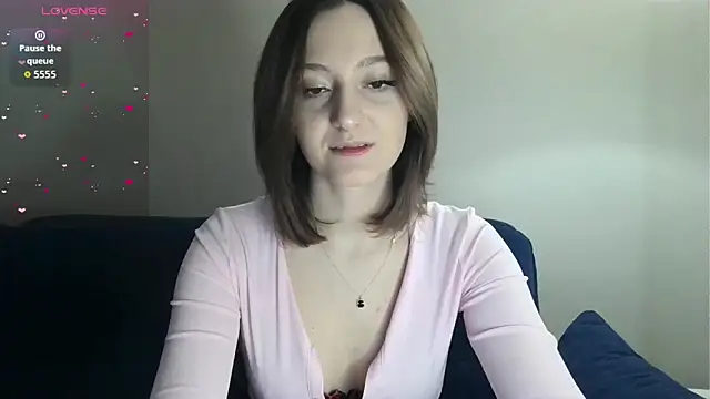 Snapshot of white_liillyy chatting on March 7, 8:06 pm white liillyy online show from March 7, 8:06 pm