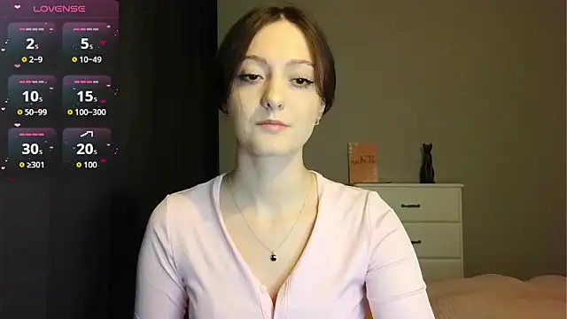 Snapshot of white_liillyy chatting on April 2, 9:56 pm white liillyy online show from April 2, 9:56 pm