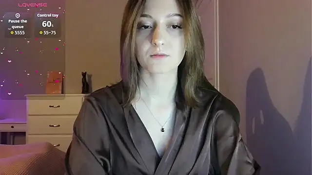 Snapshot of white_liillyy chatting on April 7, 9:37 pm white liillyy online show from April 7, 9:37 pm