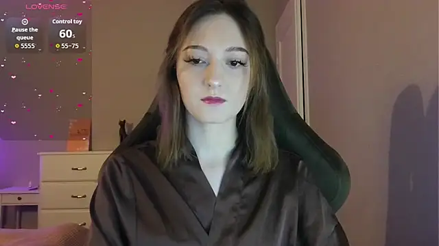 Snapshot of white_liillyy chatting on April 14, 12:27 am white liillyy online show from April 14, 12:27 am