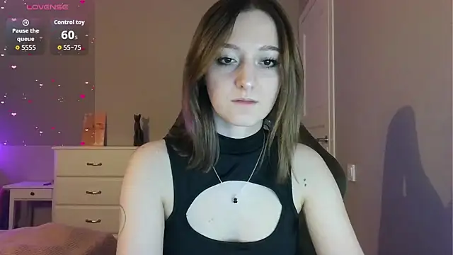 Snapshot of white_liillyy chatting on April 24, 8:00 pm white liillyy online show from April 24, 8:00 pm