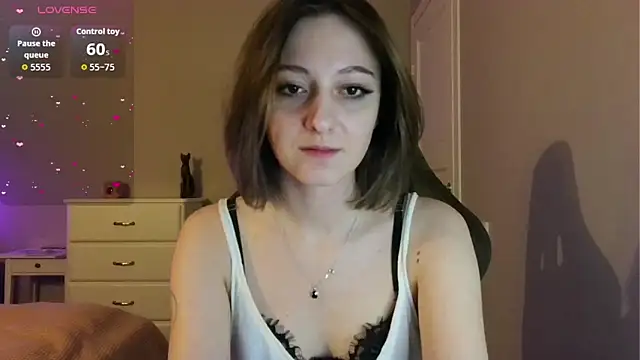 Snapshot of white_liillyy chatting on May 27, 9:23 pm white liillyy online show from May 27, 9:23 pm