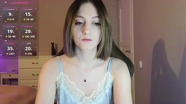 Snapshot of white_liillyy chatting on May 28, 9:01 pm white liillyy online show from May 28, 9:01 pm
