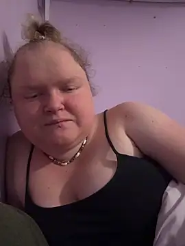 Snapshot of KadiSparkle chatting on November 3, 4:03 am KadiSparkle online show from November 3, 4:03 am