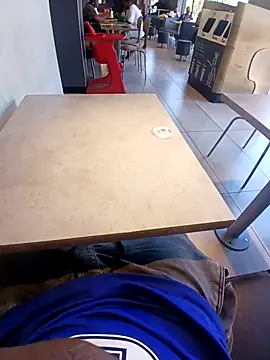 Snapshot of niccobigd chatting on February 28, 10:16 am niccobigd online show from February 28, 10:16 am