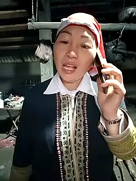 Snapshot of Exembin chatting on October 20, 3:51 am Exembin online show from October 20, 3:51 am