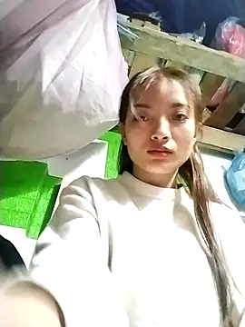 Snapshot of tdtd98 chatting on February 12, 10:49 pm tdtd98 online show from February 12, 10:49 pm