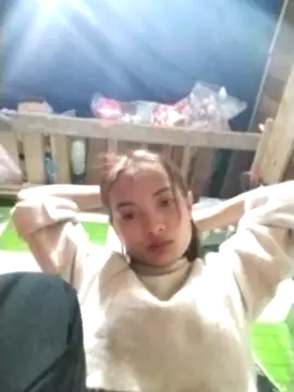 Snapshot of tdtd98 chatting on February 13, 8:05 pm tdtd98 online show from February 13, 8:05 pm