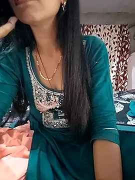 Snapshot of Paakhi-Singh chatting on April 24, 8:06 am Paakhi-Singh online show from April 24, 8:06 am