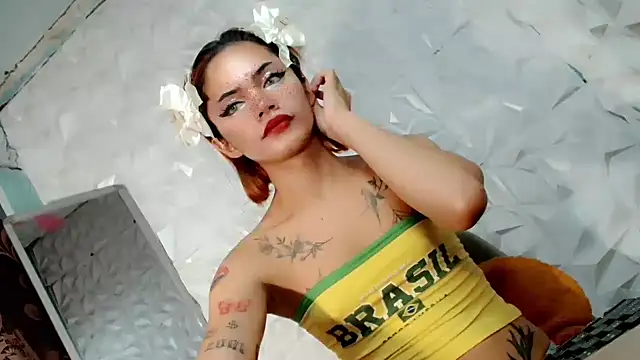 Snapshot of hugecockbabe chatting on October 10, 8:35 am hugecockbabe online show from October 10, 8:35 am