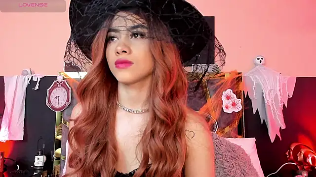 ScarletTorres online show from October 31, 7:15 pm