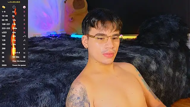 Snapshot of maicoll_coleman chatting on September 26, 5:44 am maicoll coleman online show from September 26, 5:44 am