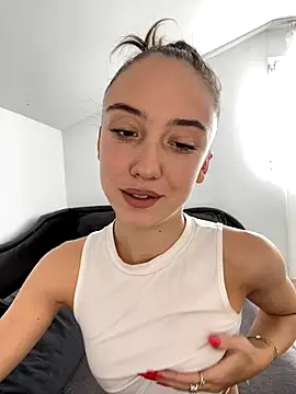 Snapshot of CristinaSww chatting on October 20, 1:11 pm CristinaSww online show from October 20, 1:11 pm