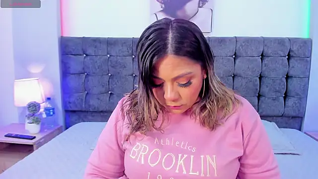 isabella horney  online show from September 25, 7:28 pm