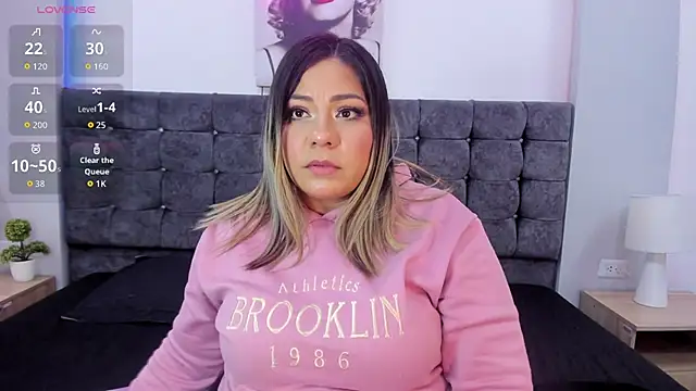 isabella horney  online show from October 18, 6:19 pm