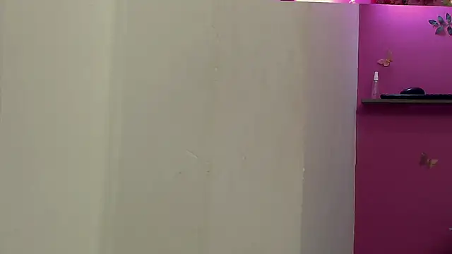 skinnybarbie022 online show from November 30, 12:03 am