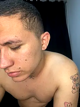 Snapshot of Kurtxxx22 chatting on September 18, 4:14 am Kurtxxx22 online show from September 18, 4:14 am