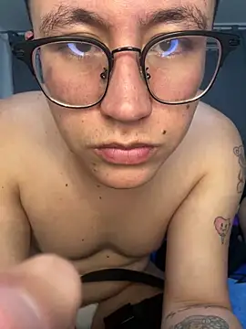 Kurtxxx22 online show from May 21, 3:57 am